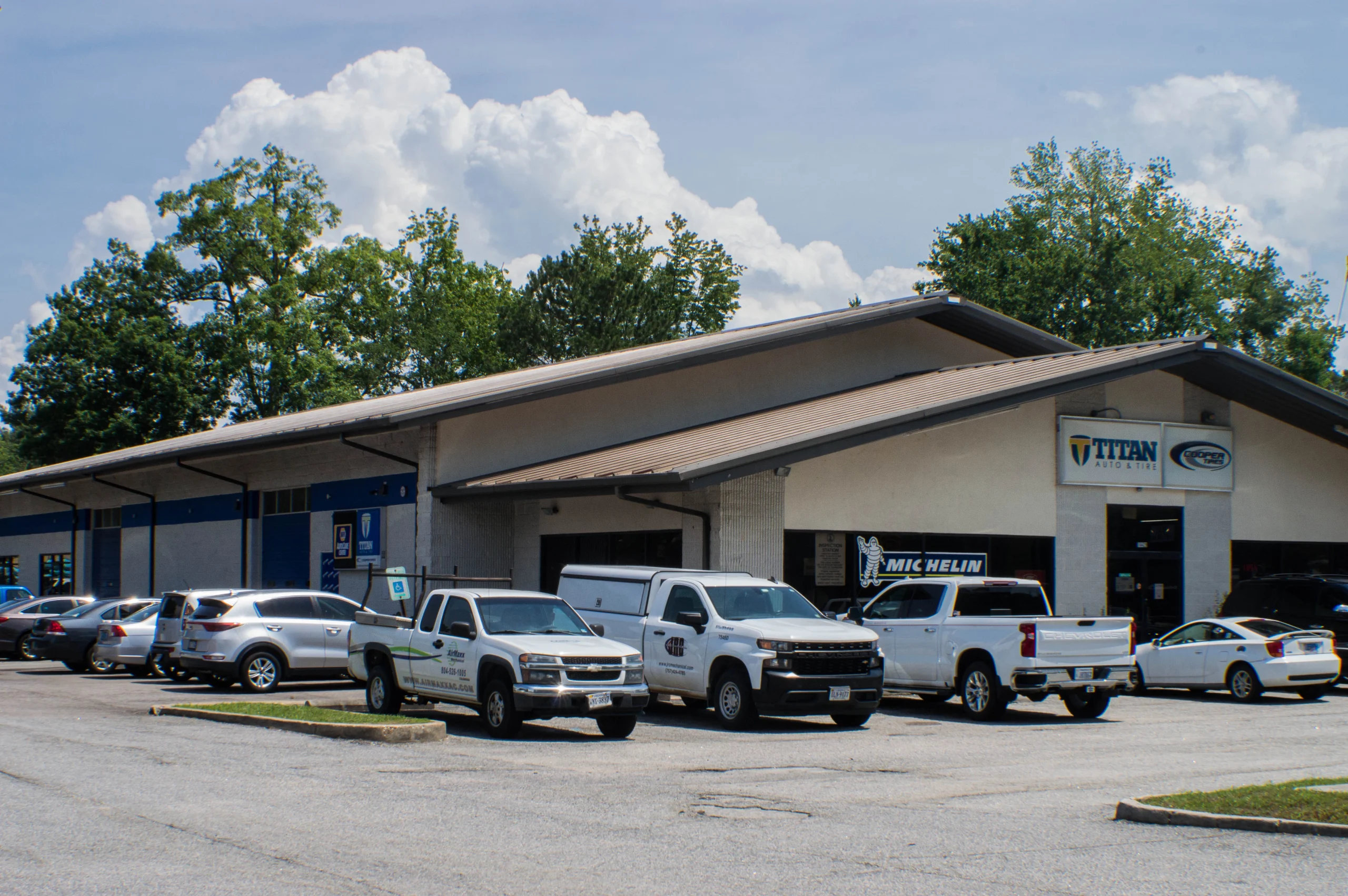 Regeringsforordning nuttet træ Auto Service in South Chesterfield, VA | Titan Auto & Tire